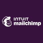 logotipo de mailchimp sobre fondo morado oscuro